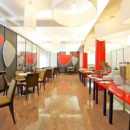 Ibis Styles Toscanini Готель Парма