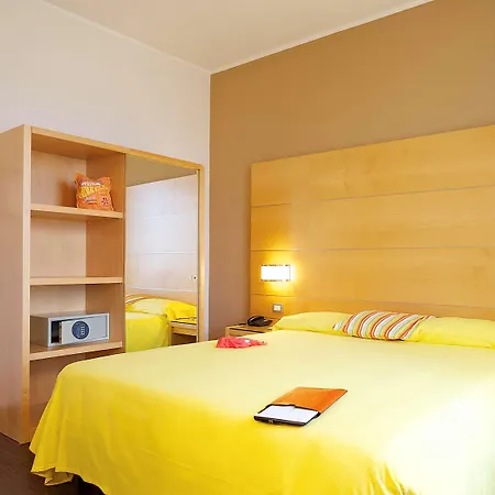 Ibis Styles Toscanini Готель 3*