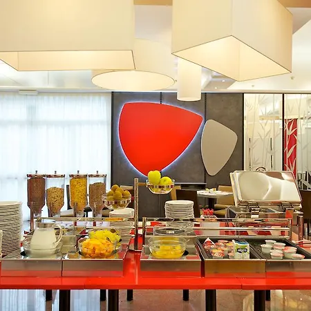 Готель Ibis Styles Toscanini