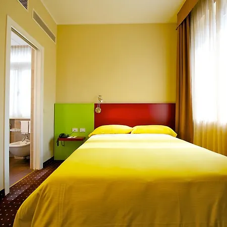 Готель Ibis Styles Toscanini