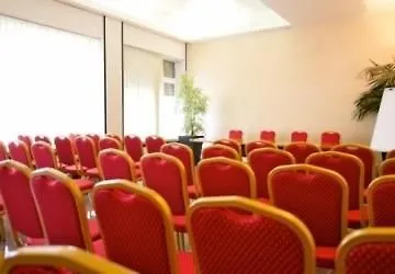 Ibis Styles Toscanini Готель