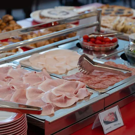 ホテル Toscanini パルマ